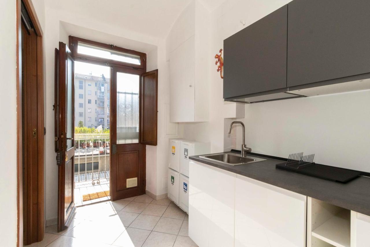 Appartamento Colourful Flat San Donato Torino Esterno foto