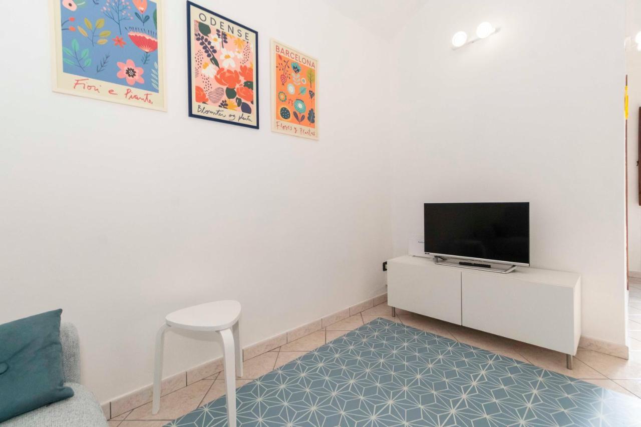 Appartamento Colourful Flat San Donato Torino Esterno foto