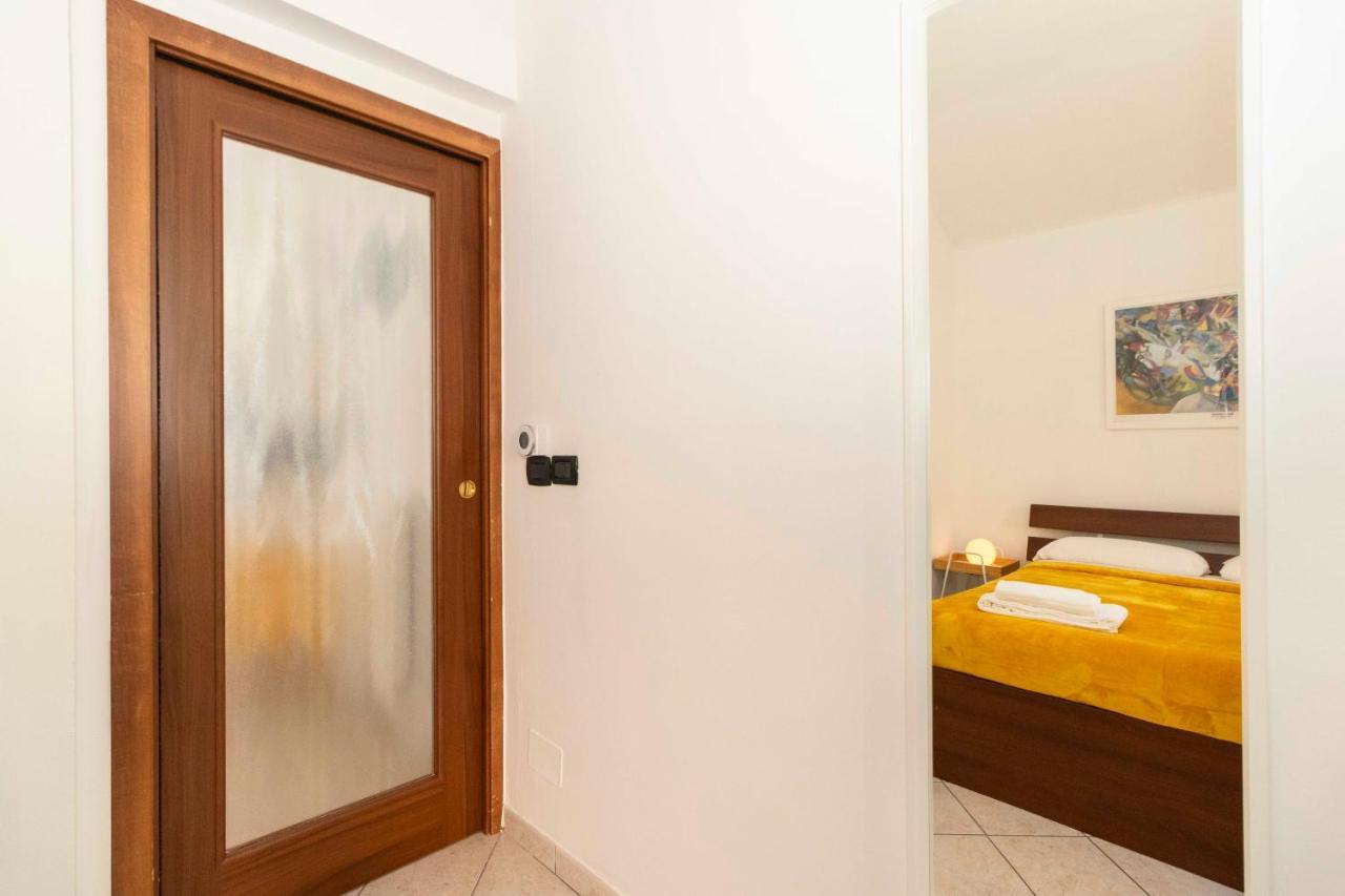 Appartamento Colourful Flat San Donato Torino Esterno foto