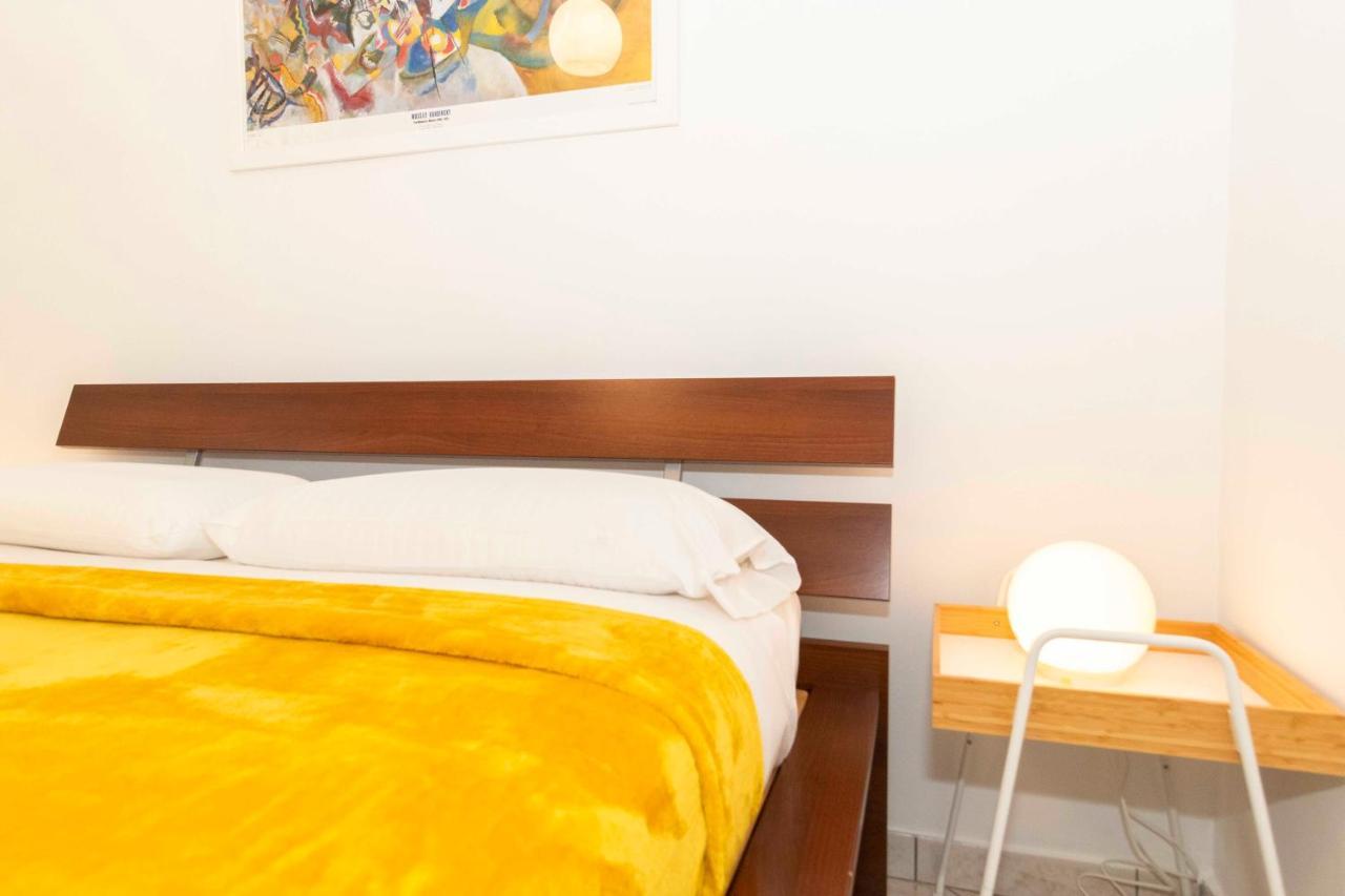 Appartamento Colourful Flat San Donato Torino Esterno foto